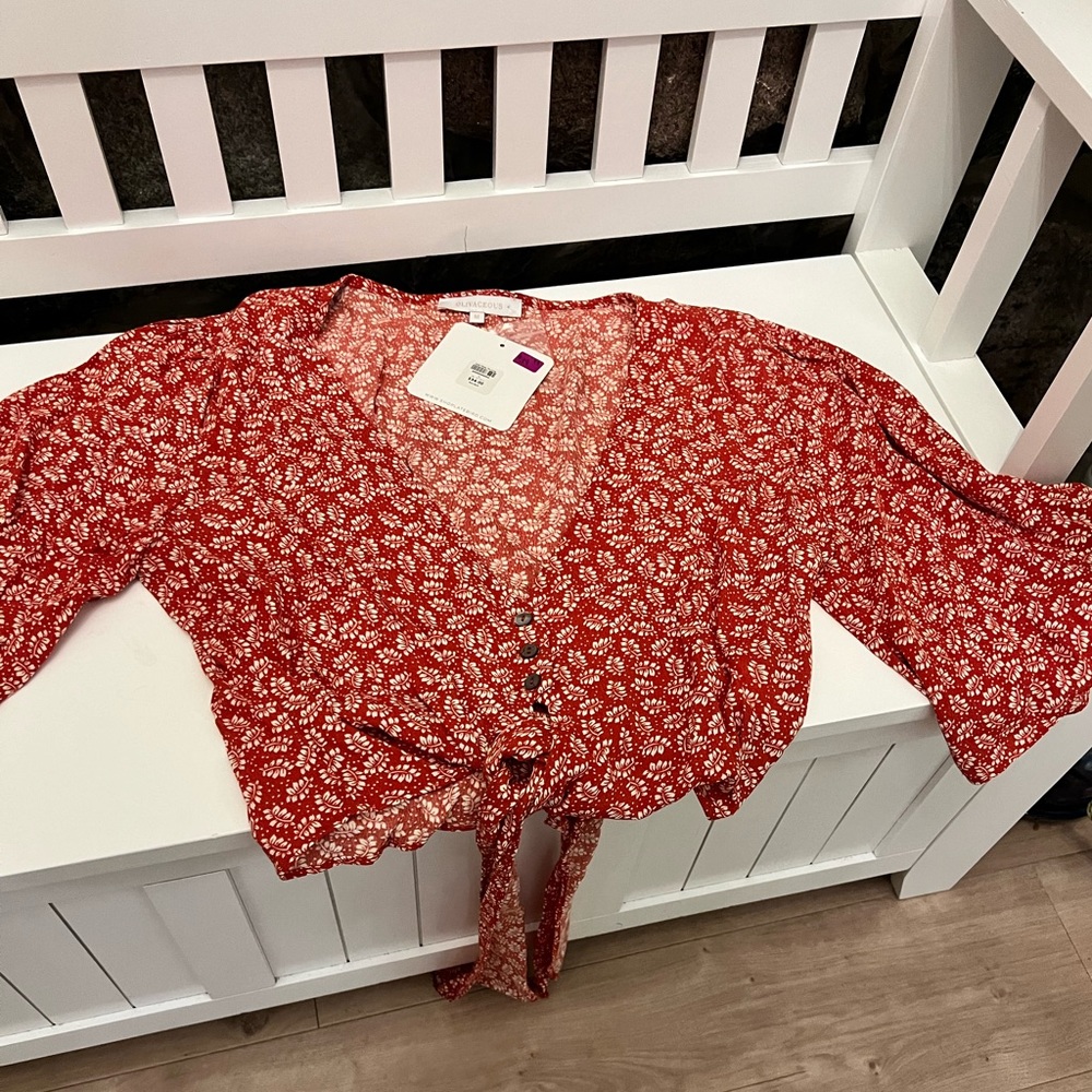 NEW Olivaceous top
